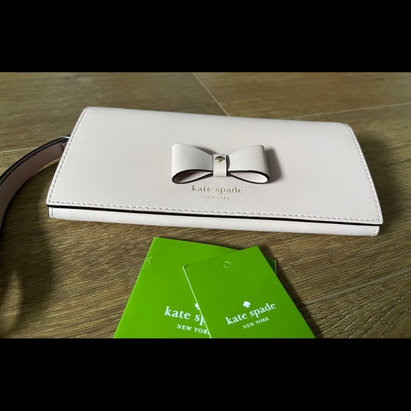 KATE SPADE-NWT Lilac Leather Wristlet